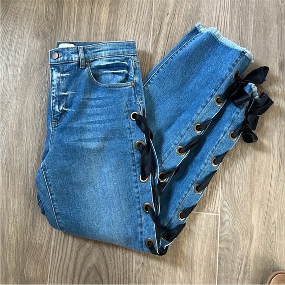 Statement Raw Hem Ribbon Lace-Up Jeans - Size 30. NWOT - Picture 9 of 12